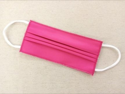 MASCHERINA FUCSIA IN COTONE DOPPIO STRATO E POLIESTERE - APRIBILE - NON MEDICA - NON DPI