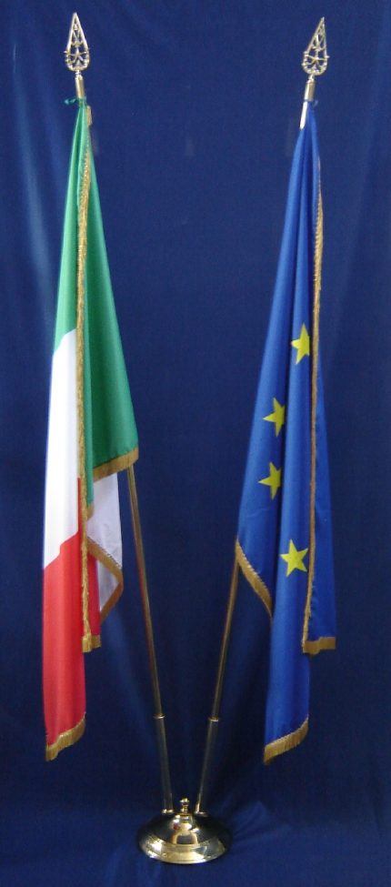 Set in ottone + bandiere Italia e U.E.  in poliestere nautico con frangia
