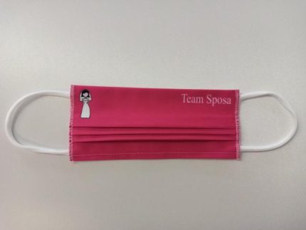 MASCHERINA 'TEAM SPOSA' FUCSIA IN COTONE DOPPIO STRATO E POLIESTERE - APRIBILE - NON MEDICA - NON DPI