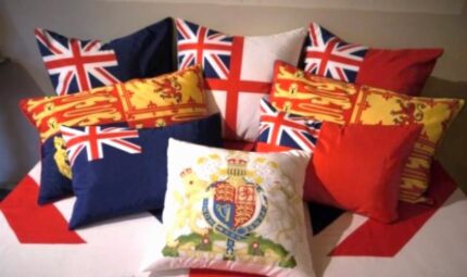 SET DI OTTO CUSCINI "U.K."