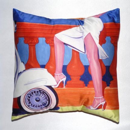 Marco Kooiman's 'La Vespa Bianca' cuscino