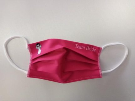 MASCHERINA 'TEAM BRIDE FUCSIA' IN COTONE DOPPIO STRATO E POLIESTERE - APRIBILE - NON MEDICA - NON DPI