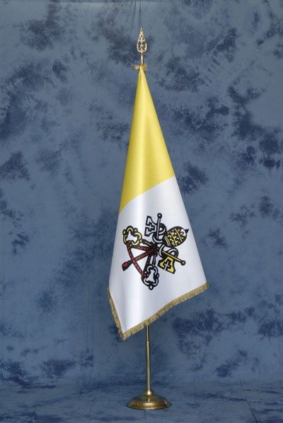 Bandiera Stato Città del Vaticano DELUXE da sala completa di stand in ottone dorato